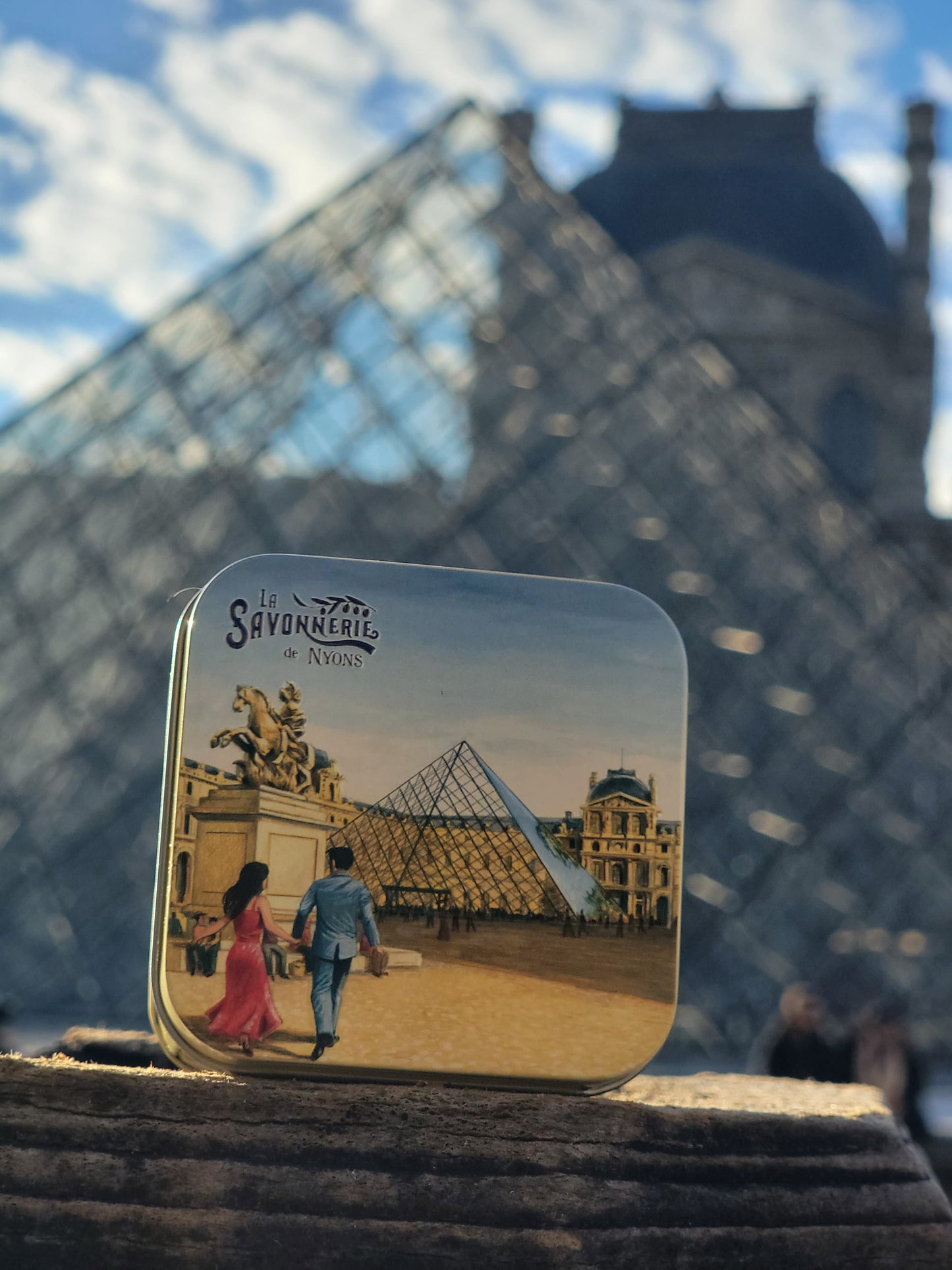 Cotton Flower Soap in " La Pyramide" Tin Box 3.5oz